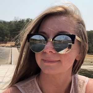 Meet your Posher, Andrea